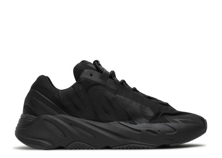 Yeezy Boost 700 Mnvn Triple Black Réplica