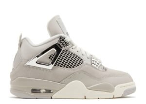 JORDAN RETRO 4 'FROZEN MOMENTS'