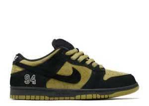 SB DUNK LOW SUPRME 'CAMPER GREEN'