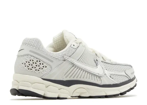 Nike Vomero 5 Chrome Réplica