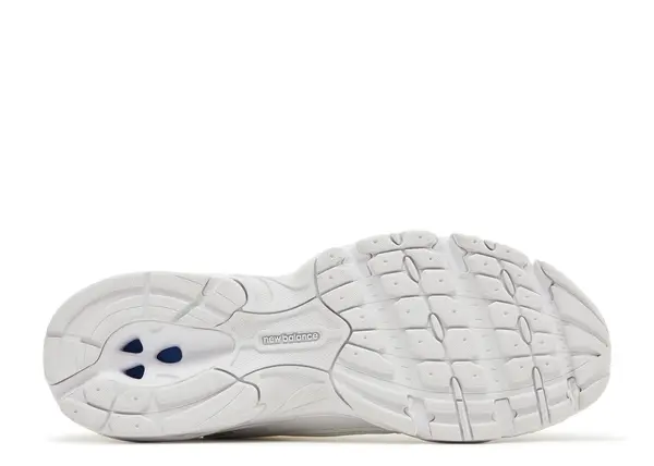 NEW BALANCE 530 'TRIPLE WHITE' - Imagen 4