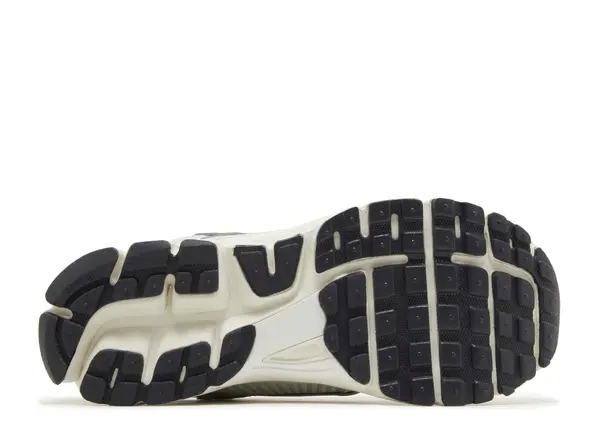 Nike Vomero 5 Chrome Réplica