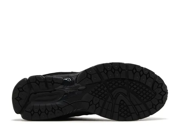 NEW BALANCE 2002R 'TRIPLE BLACK SUEDE' - Imagen 4