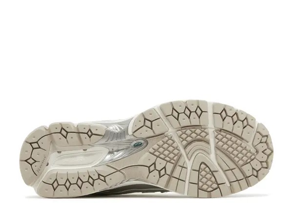 NEW BALANCE 1906 'SILVER METALLIC CREAM' - Imagen 4