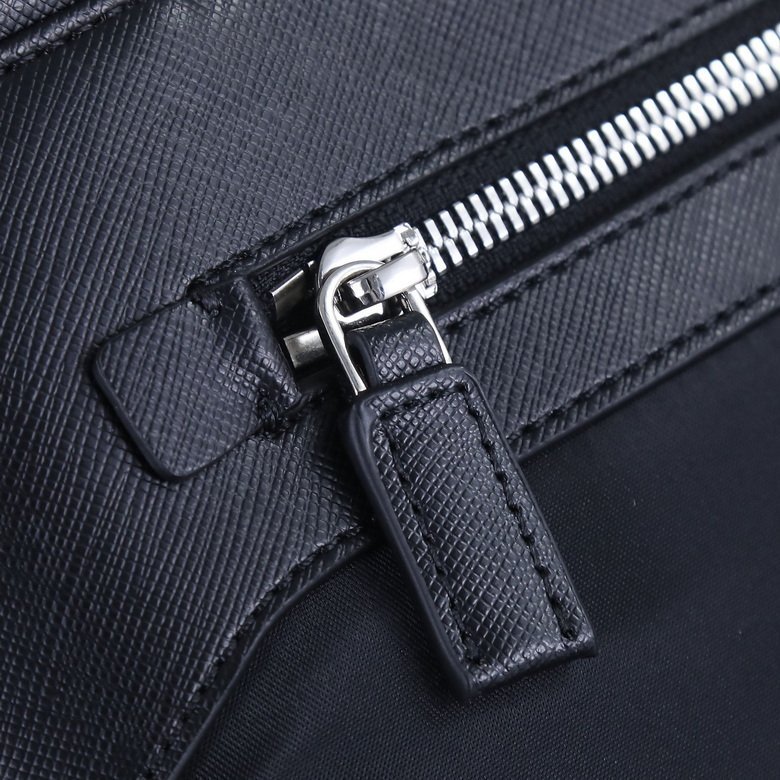 BOLSO MESSENGER PRADA - Imagen 5
