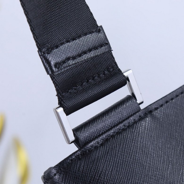 BOLSO MESSENGER PRADA - Imagen 4