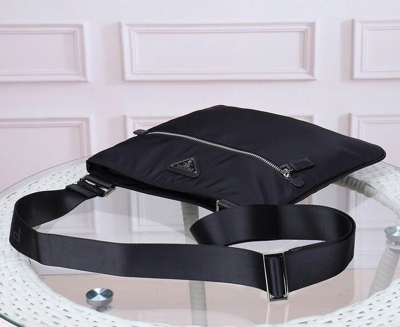 BOLSO MESSENGER PRADA - Imagen 3