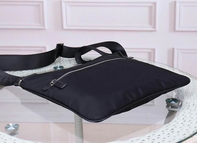 BOLSO MESSENGER PRADA - Imagen 8