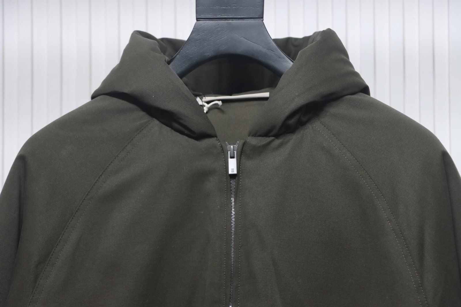 CHAQUETA FEAR OF GOD - ESSENTIALS GREEN OLIVE - Imagen 5