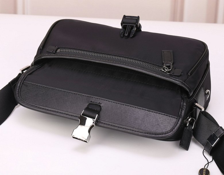 BOLSO MESSENGER PRADA - Imagen 4