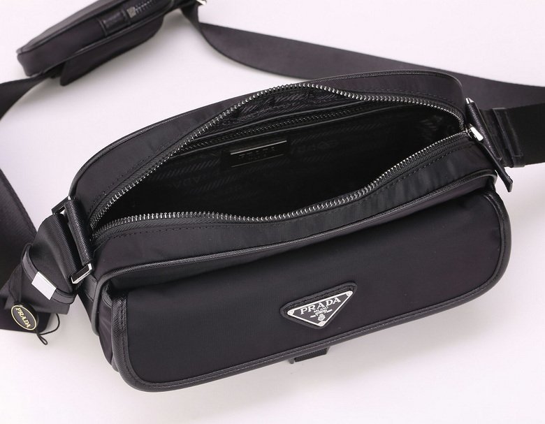 BOLSO MESSENGER PRADA - Imagen 3