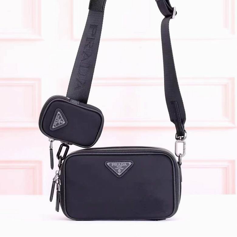 BOLSO MESSENGER PRADA - Imagen 8