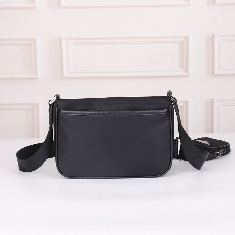 BOLSO MESSENGER PRADA - Imagen 9