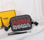 BOLSO MESSENGER FENDI