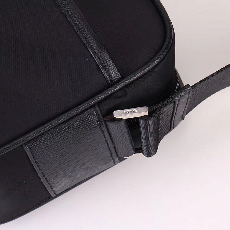 BOLSO MESSENGER PRADA - Imagen 7
