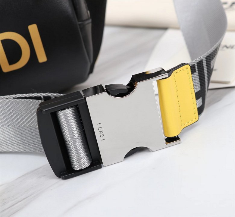 BOLSO WAIST FENDI - Imagen 9