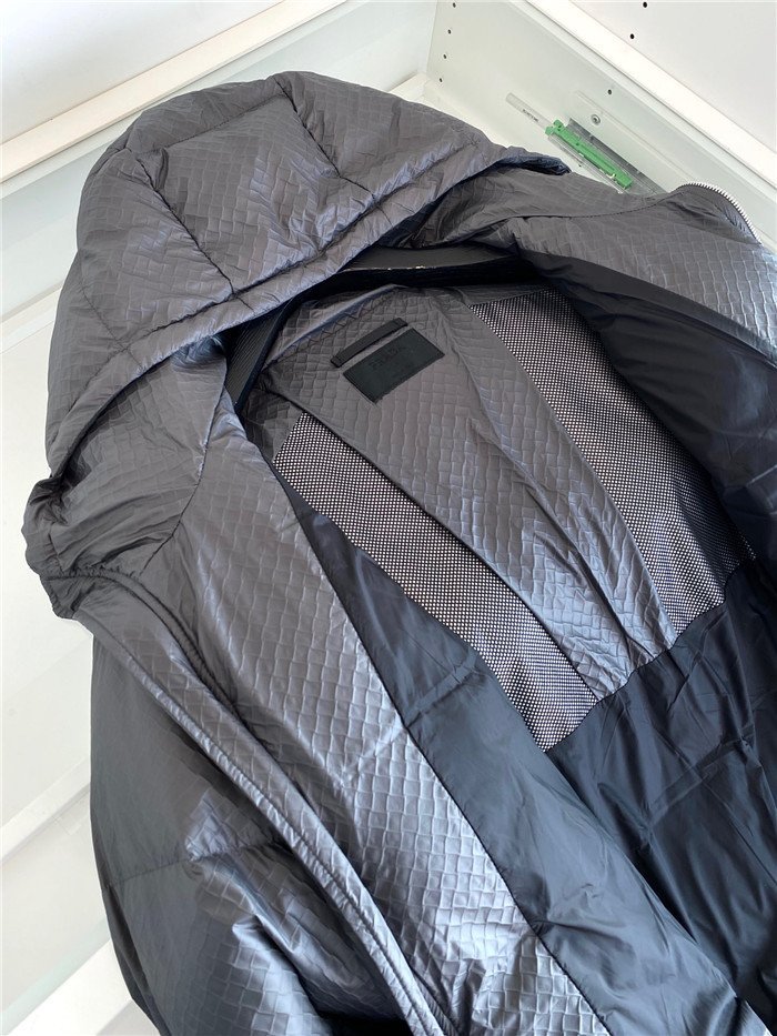 CHAQUETÓN PRADA - Imagen 8