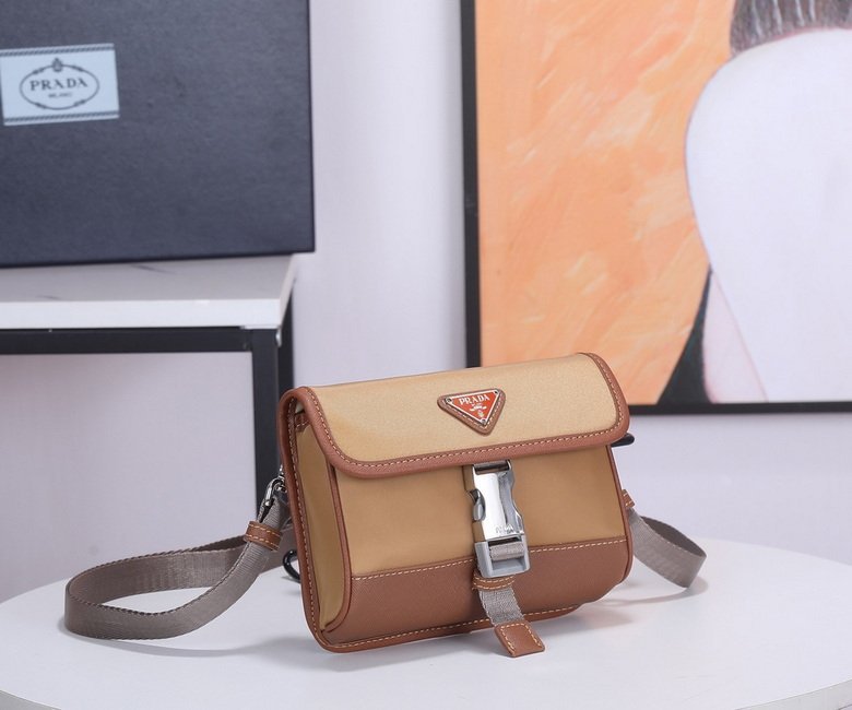 BOLSO MESSENGER PRADA - Imagen 2