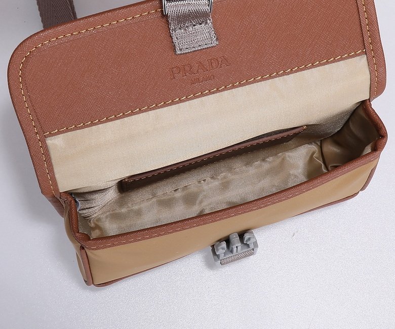 BOLSO MESSENGER PRADA - Imagen 3