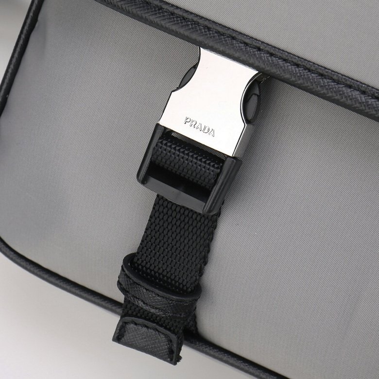 BOLSO MESSENGER PRADA - Imagen 5
