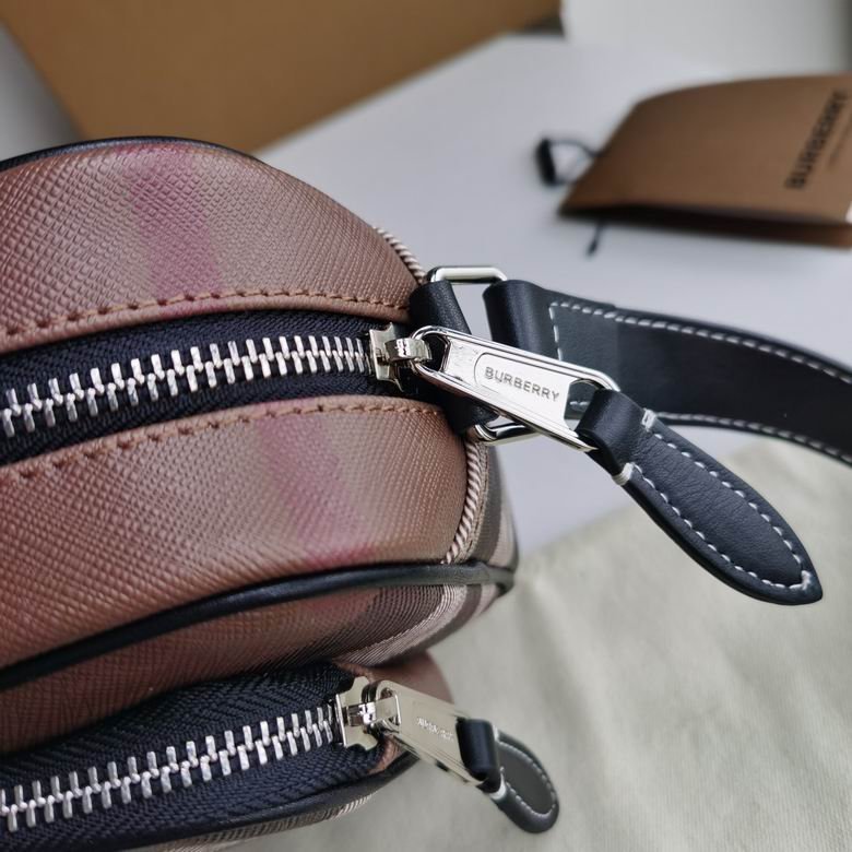 BOLSO BURBERRY - Imagen 4