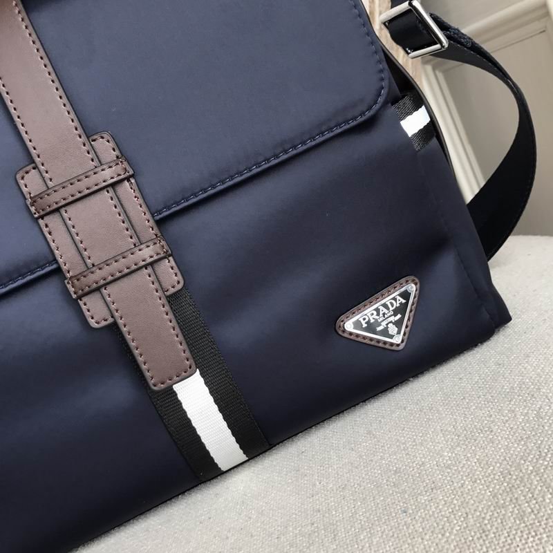 BOLSO MESSENGER PRADA - Imagen 7
