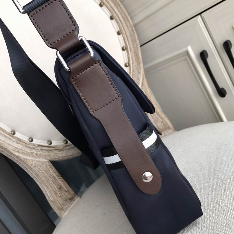 BOLSO MESSENGER PRADA - Imagen 6