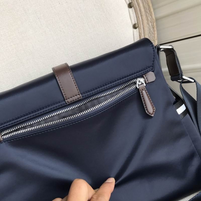 BOLSO MESSENGER PRADA - Imagen 5