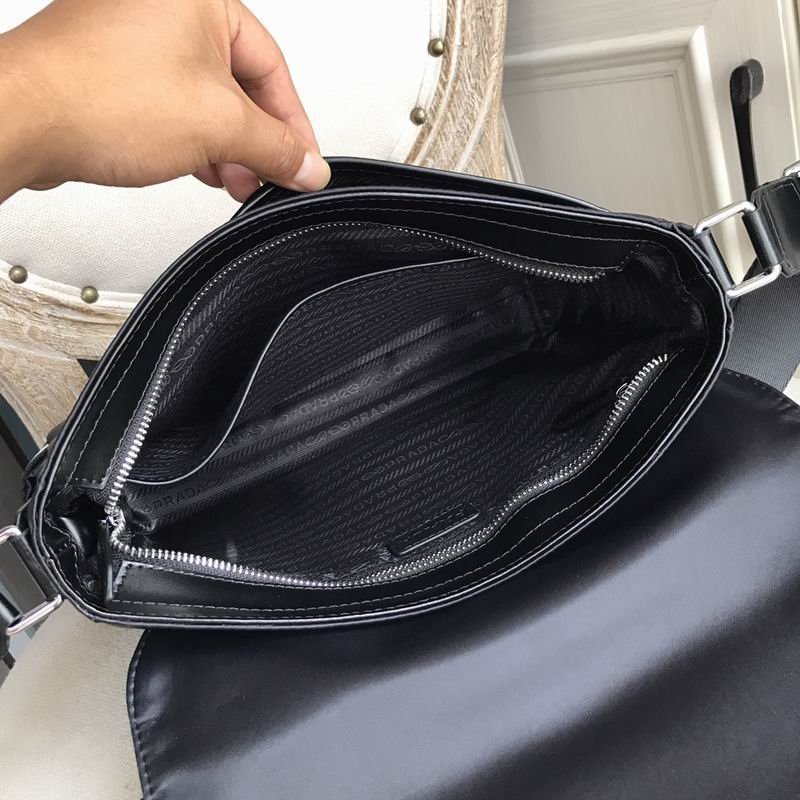 BOLSO MESSENGER PRADA - Imagen 6