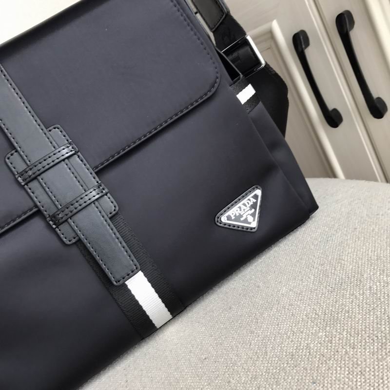 BOLSO MESSENGER PRADA - Imagen 5
