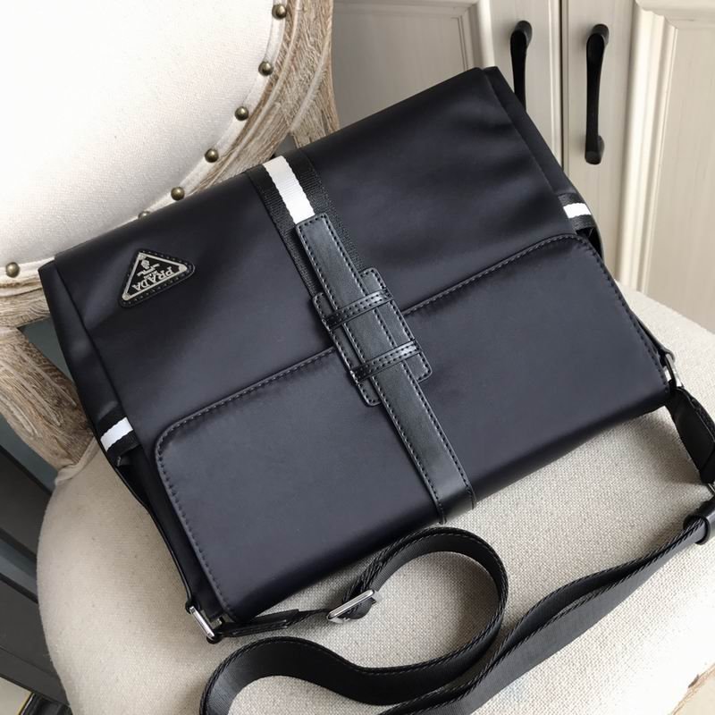 BOLSO MESSENGER PRADA - Imagen 3