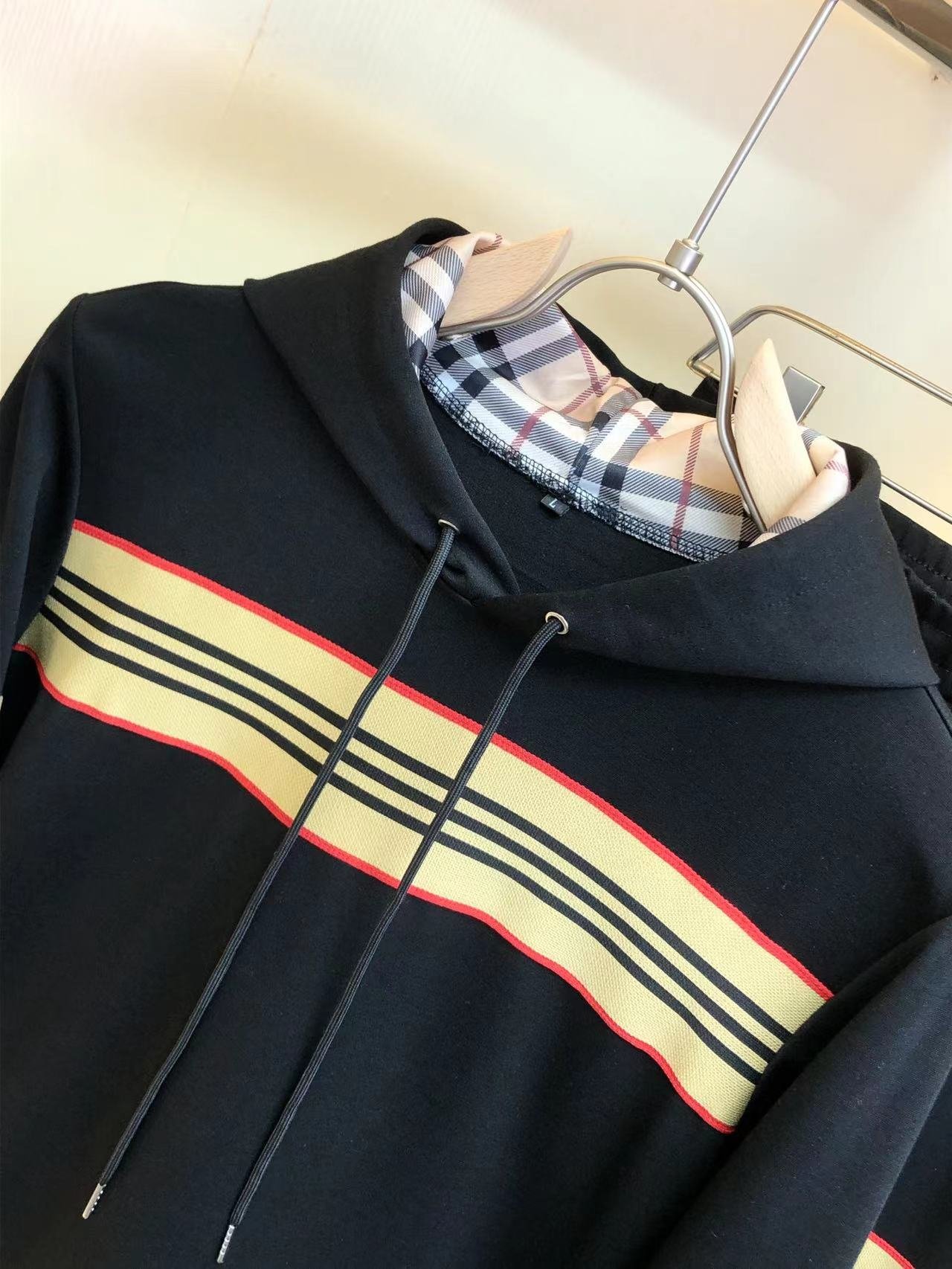 CHÁNDAL BURBERRY - Imagen 2