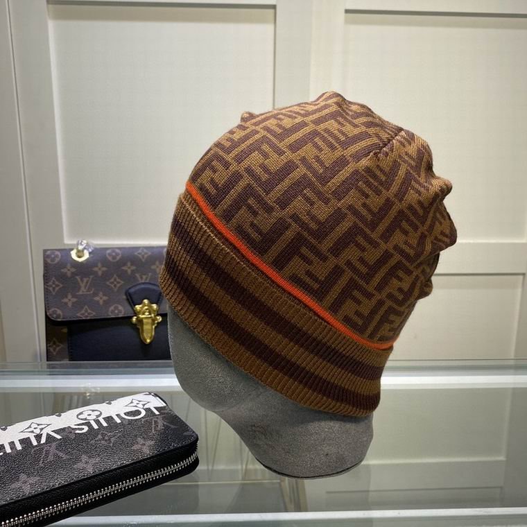 GORRO FENDI