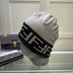 GORRO FENDI