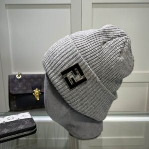 GORRO FENDI