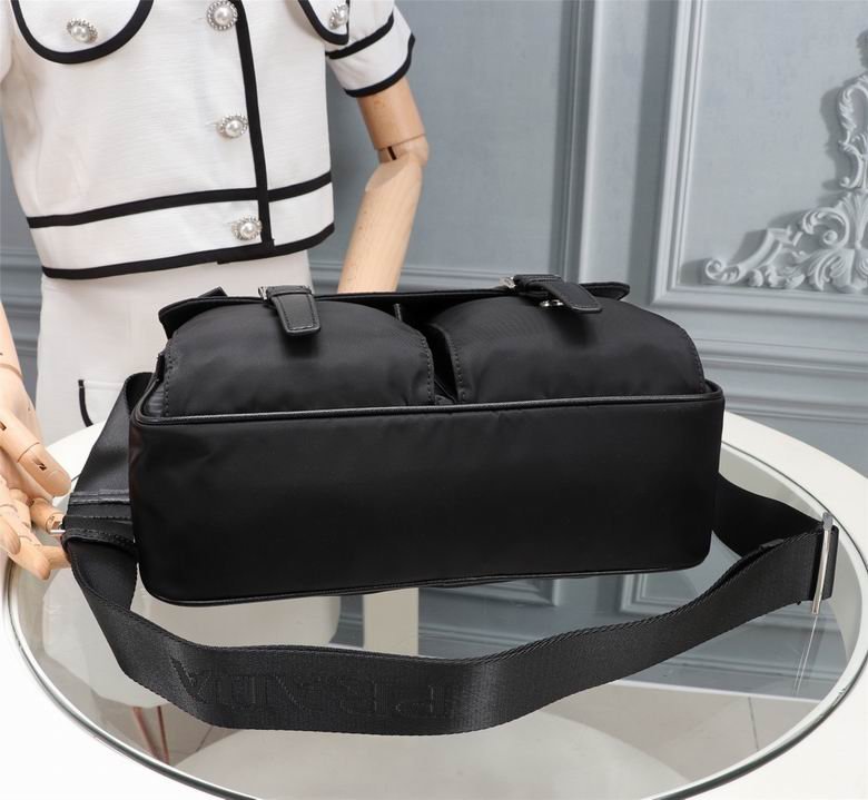 BOLSO MESSENGER PRADA - Imagen 8