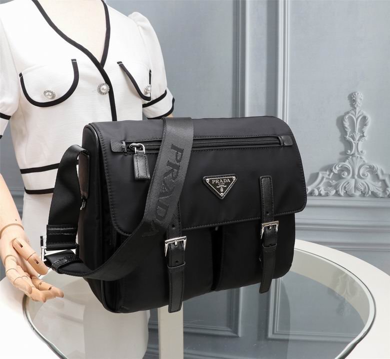 BOLSO MESSENGER PRADA - Imagen 3