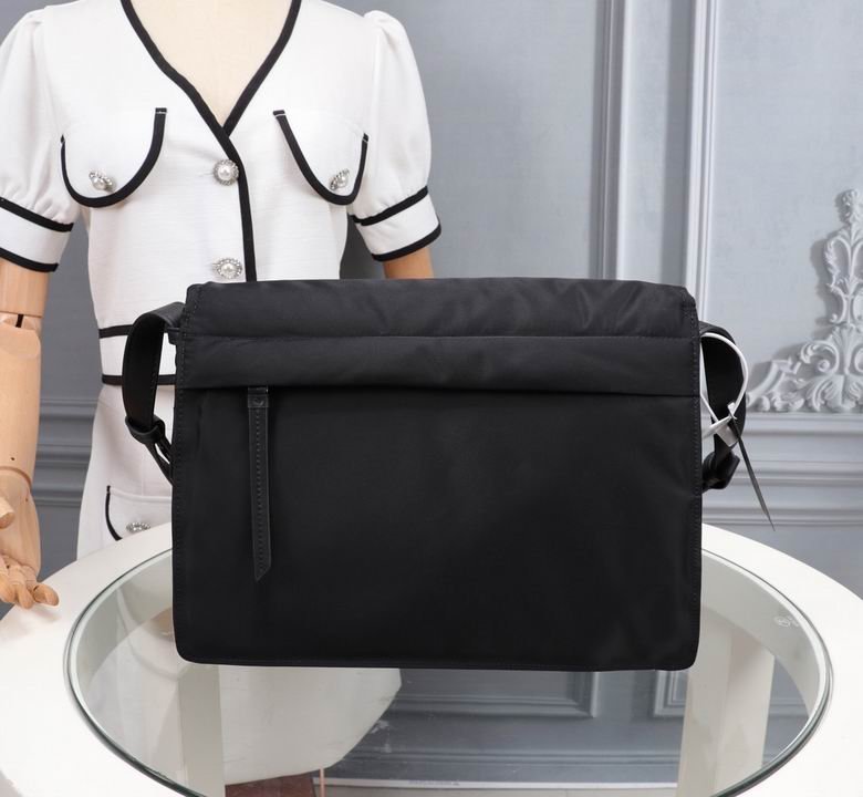 BOLSO MESSENGER PRADA - Imagen 5