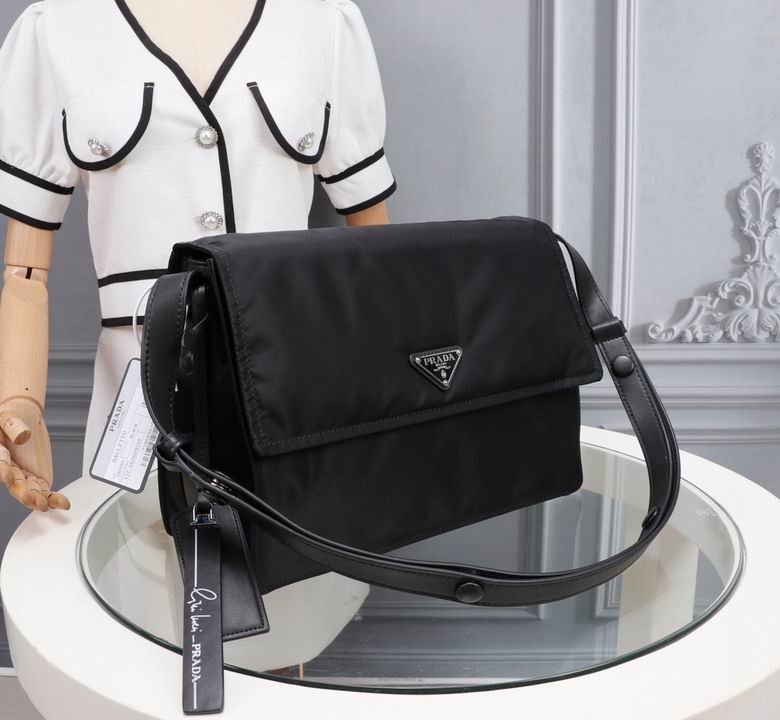 BOLSO MESSENGER PRADA - Imagen 2