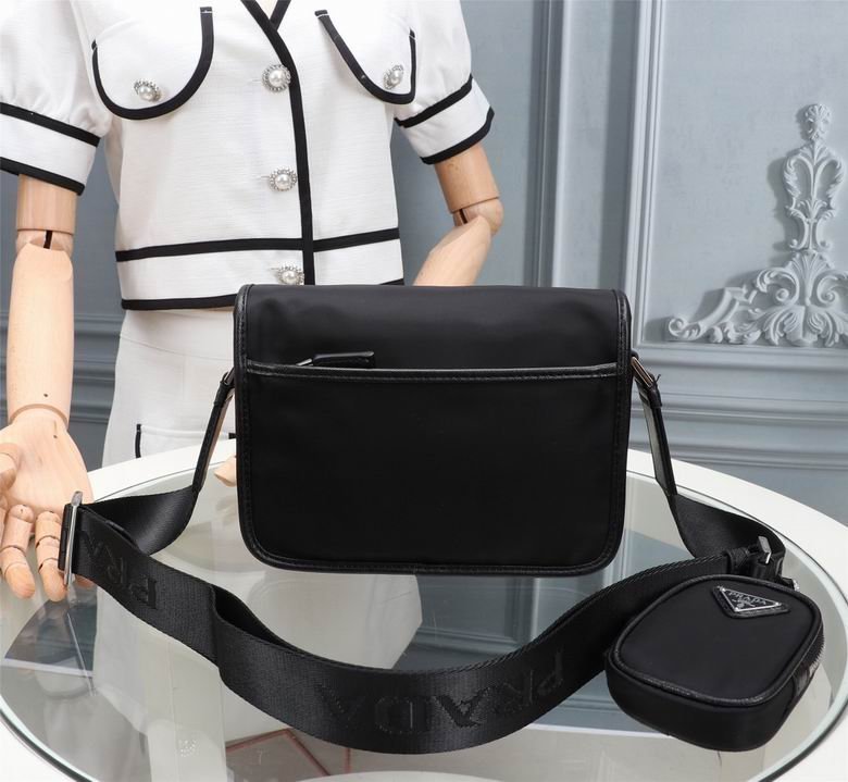 BOLSO MESSENGER PRADA - Imagen 3