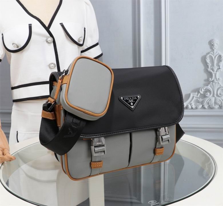 BOLSO MESSENGER PRADA - Imagen 8