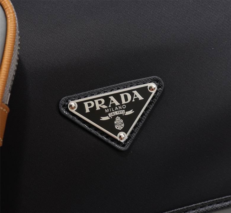BOLSO MESSENGER PRADA - Imagen 3