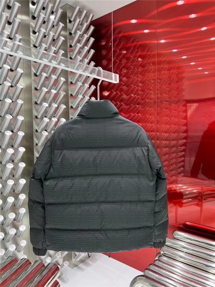 CHAQUETÓN PRADA - Imagen 9