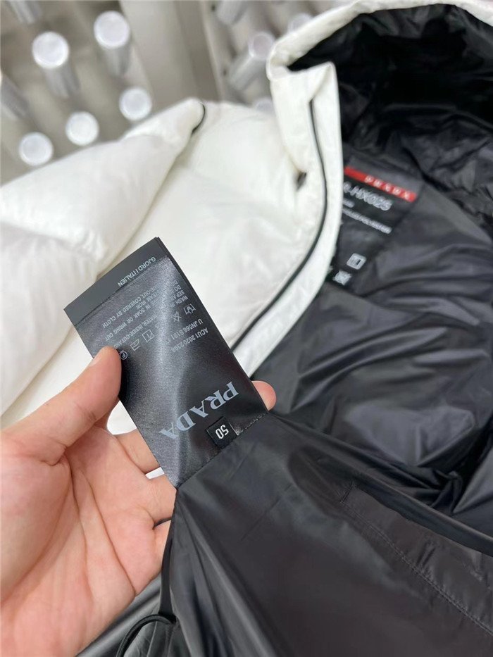CHAQUETÓN PRADA - Imagen 18