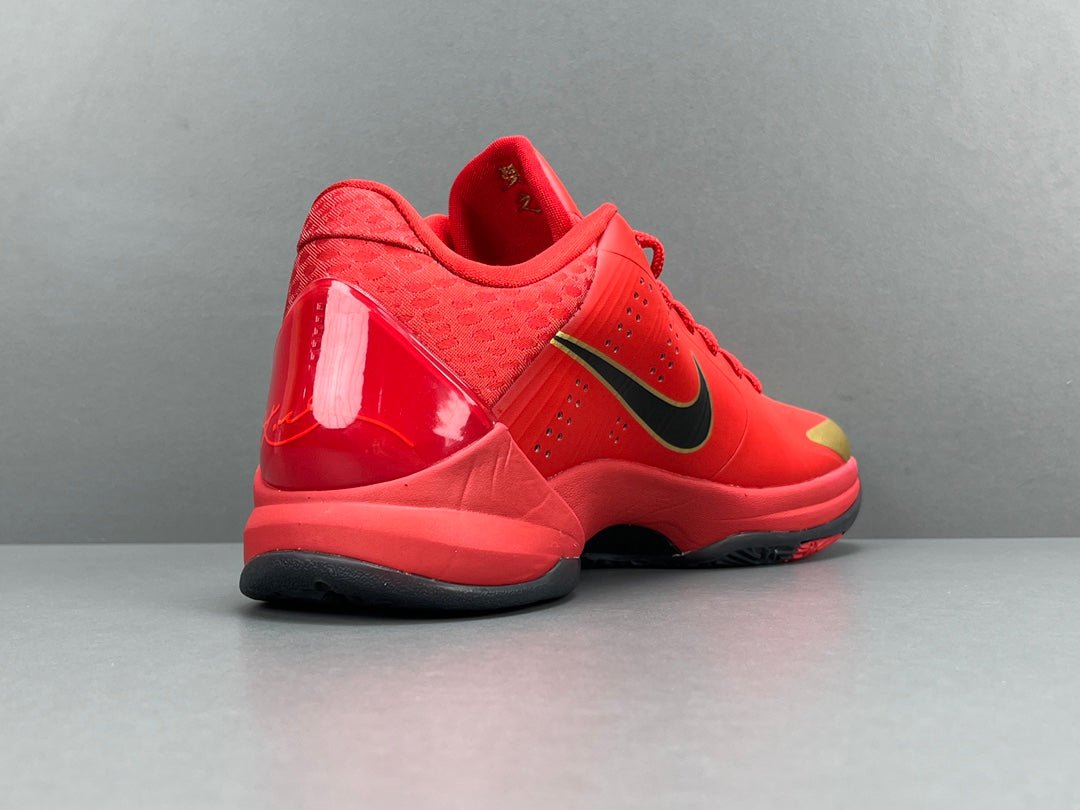 NIKE KOBE 5 PROTRO X YEAR OF THE MAMBA UNIVERSITY RED RÉPLICAS - Imagen 4