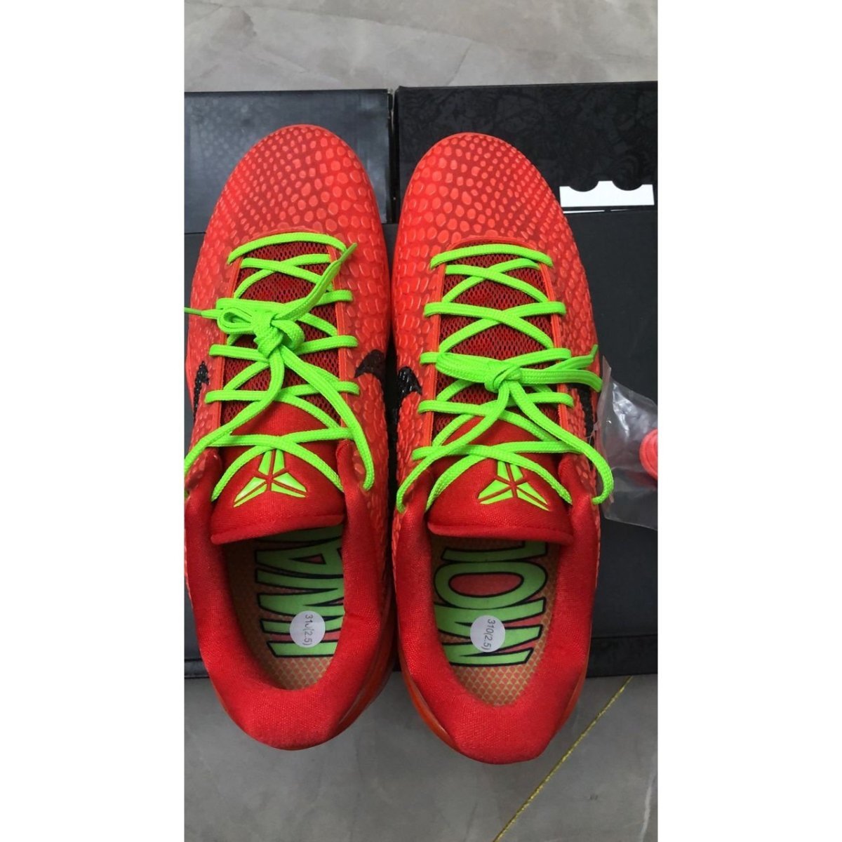 NIKE KOBE 6 PROTRO x REVERSE GRINCH RÉPLICAS - Imagen 3