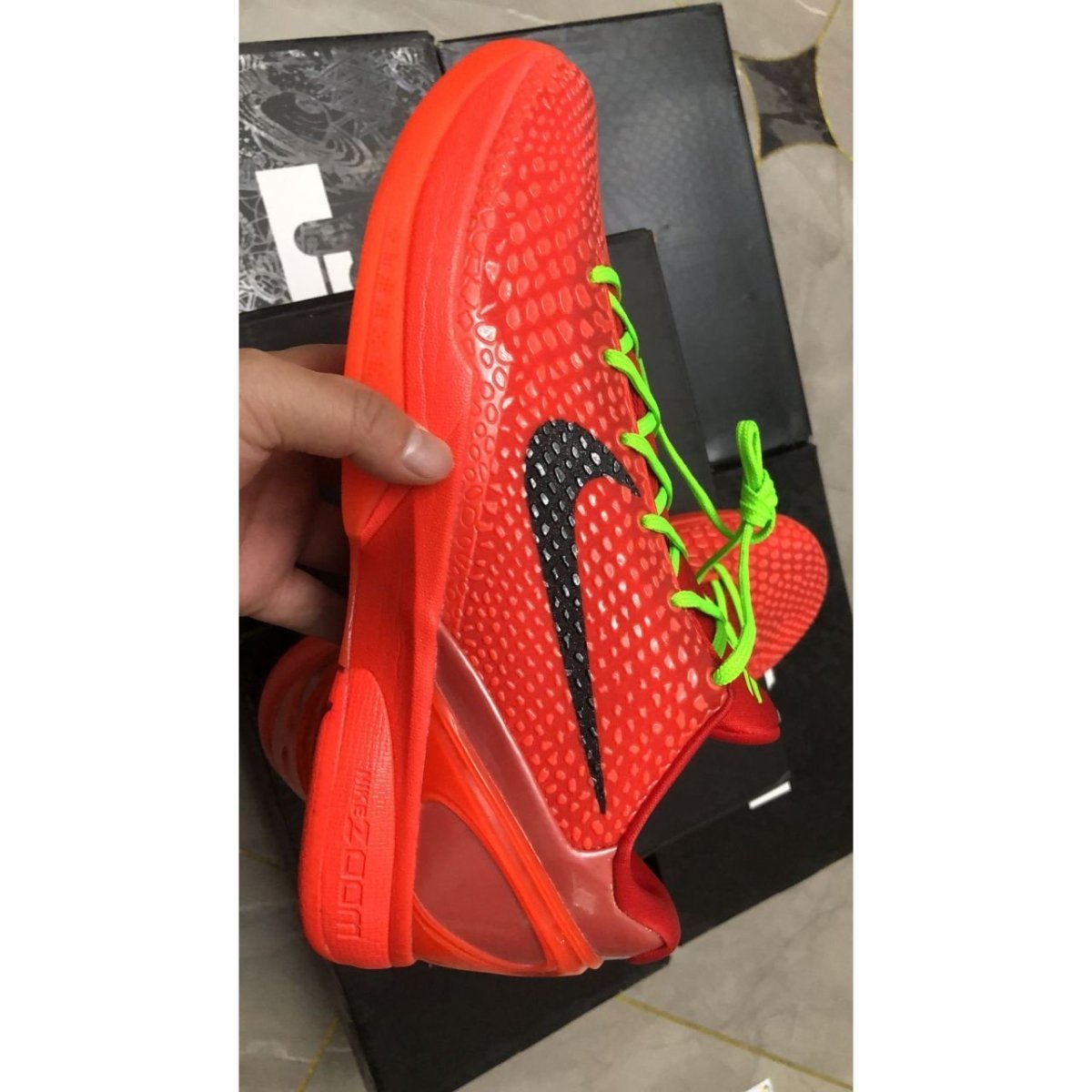 NIKE KOBE 6 PROTRO x REVERSE GRINCH RÉPLICAS - Imagen 2