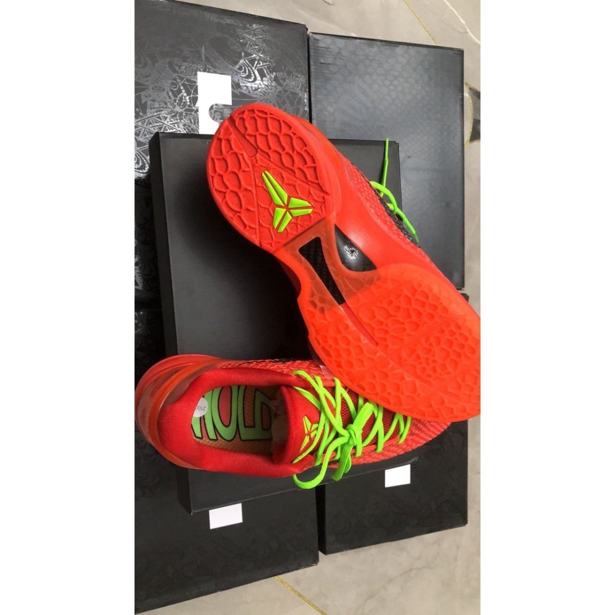 NIKE KOBE 6 PROTRO x REVERSE GRINCH RÉPLICAS - Imagen 10