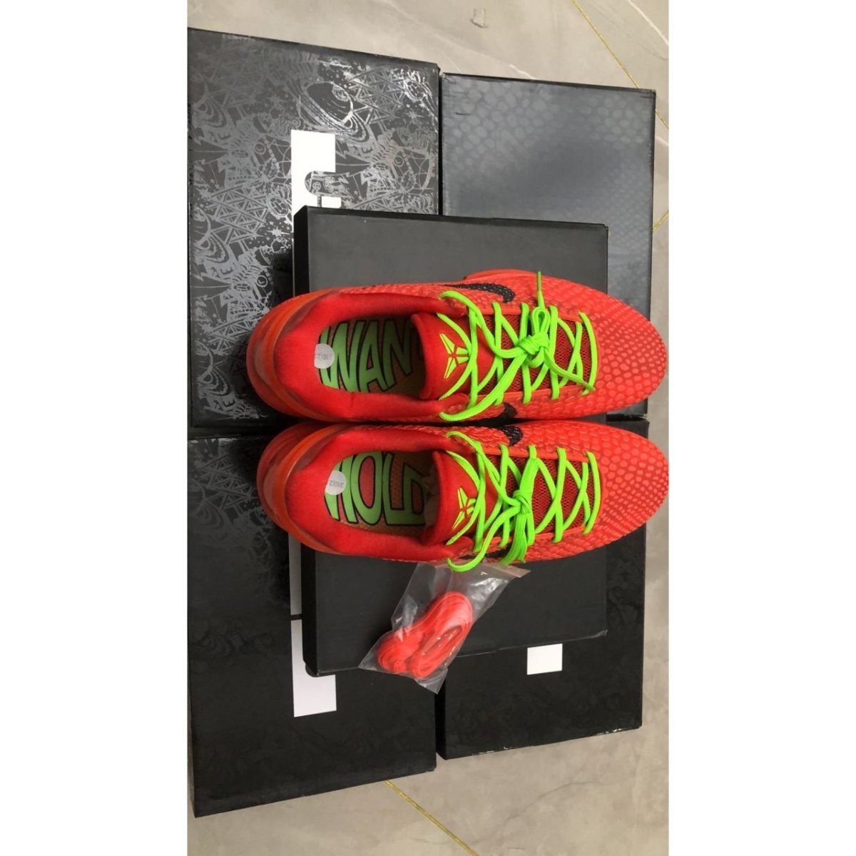 NIKE KOBE 6 PROTRO x REVERSE GRINCH RÉPLICAS - Imagen 4