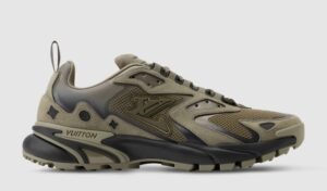 LOUIS VUITTON RUNNER TACTIC KHAKI GREEN